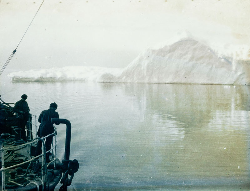 Une expédition en Antarctique, un iceberg énigmatique, une chronique de Paul de Sorbier parue dans Magazine Aléatoire.