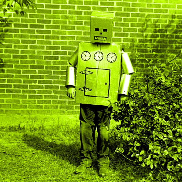 Une tête de robot ? L'interview de Claude AI par Magazine Aléatoire.